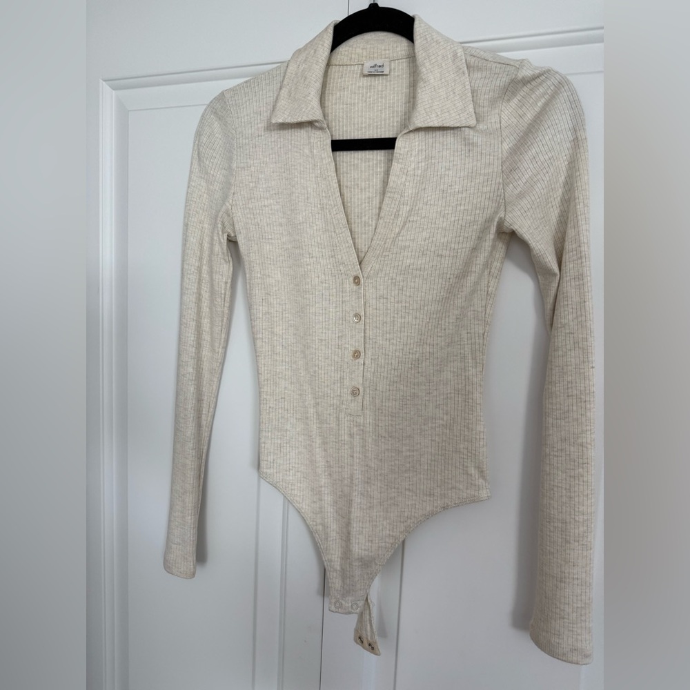 Wilfred Aritzia Ribbed Oat Polo V-Neck Bodysuit